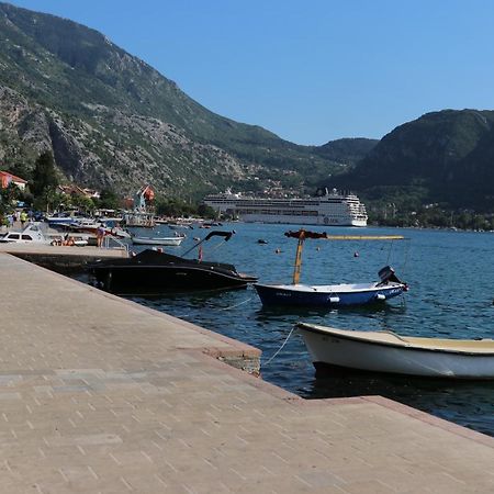 Apartment Sandrita Kotor Bagian luar foto