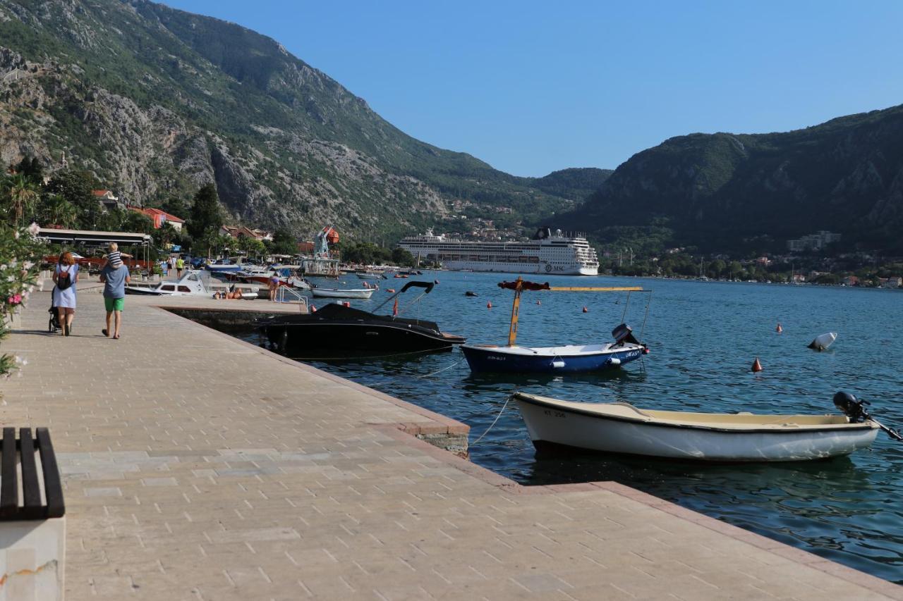 Apartment Sandrita Kotor Bagian luar foto