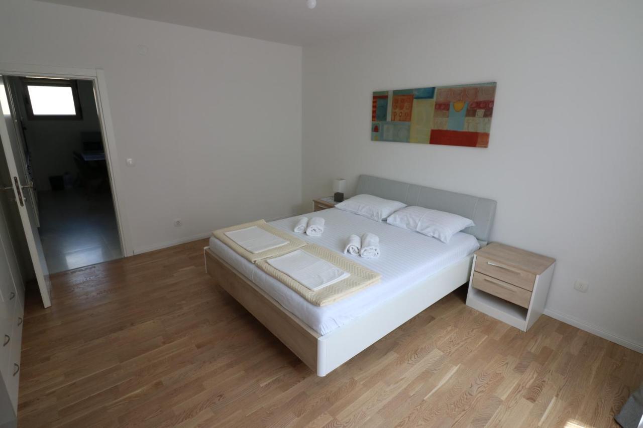 Apartment Sandrita Kotor Bagian luar foto